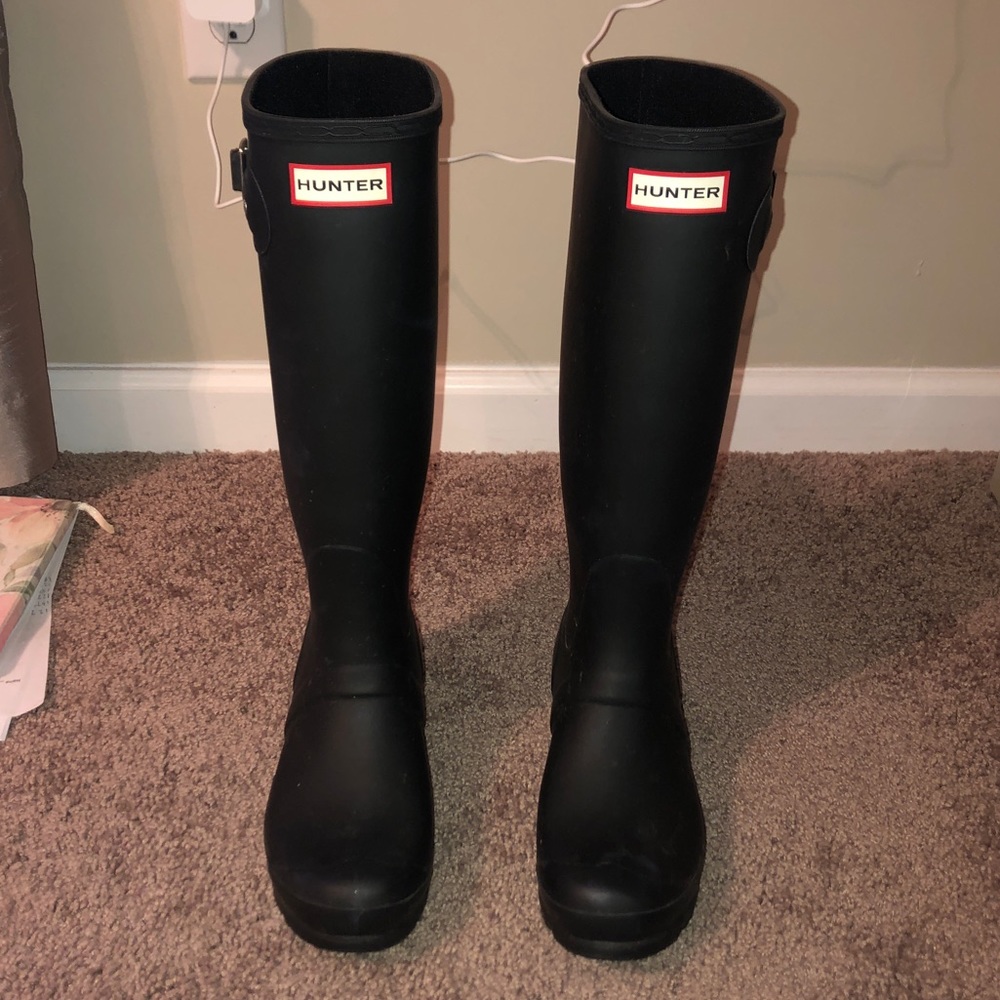 Matte black hunter boots!!
